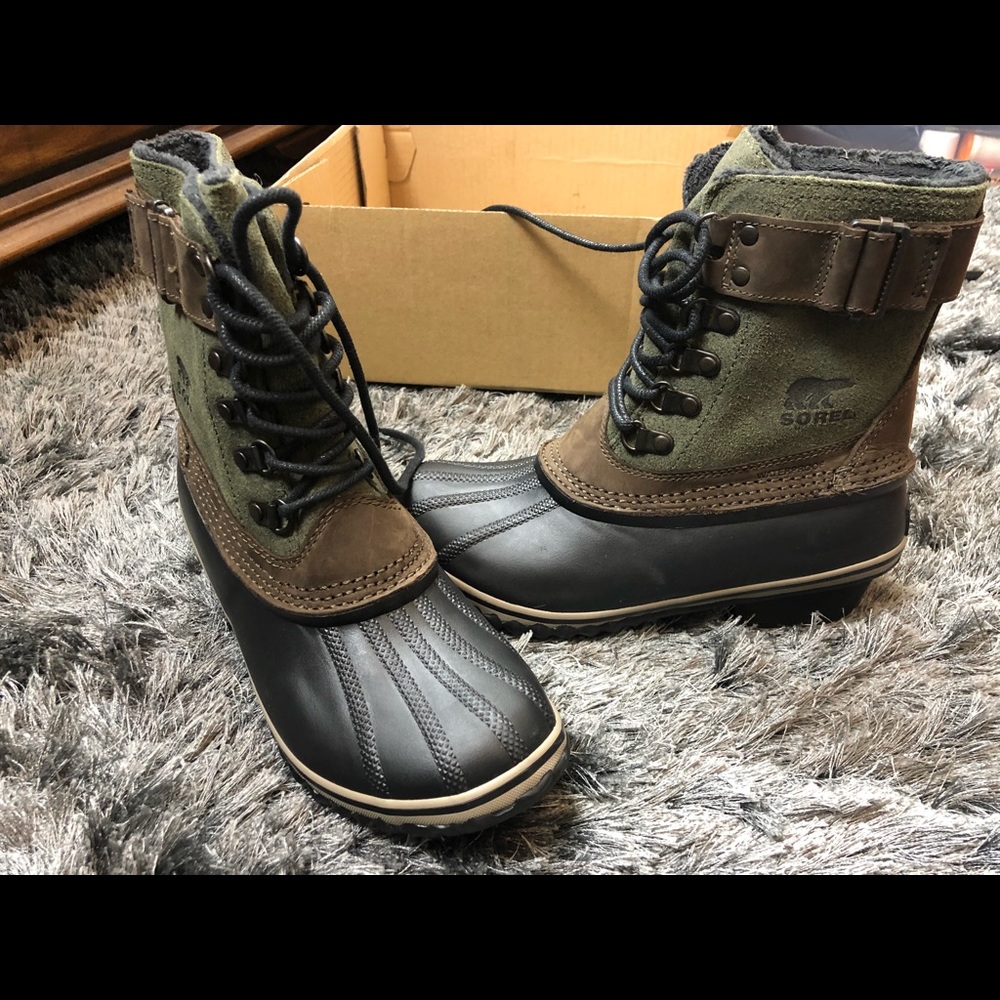 Sorel Women's Black and Olive Green Winter Rain Boots